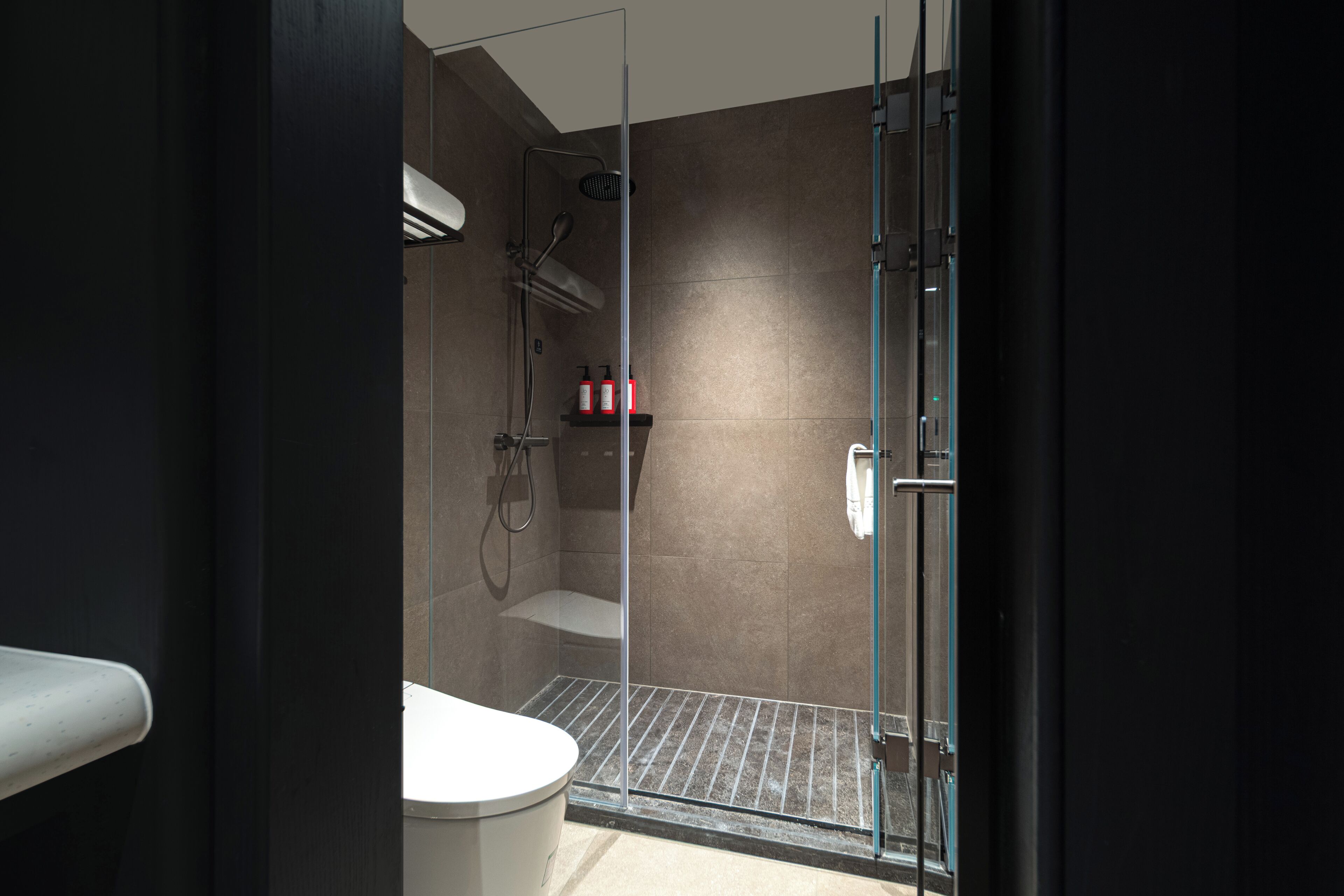 Standard Double Room | Bathroom