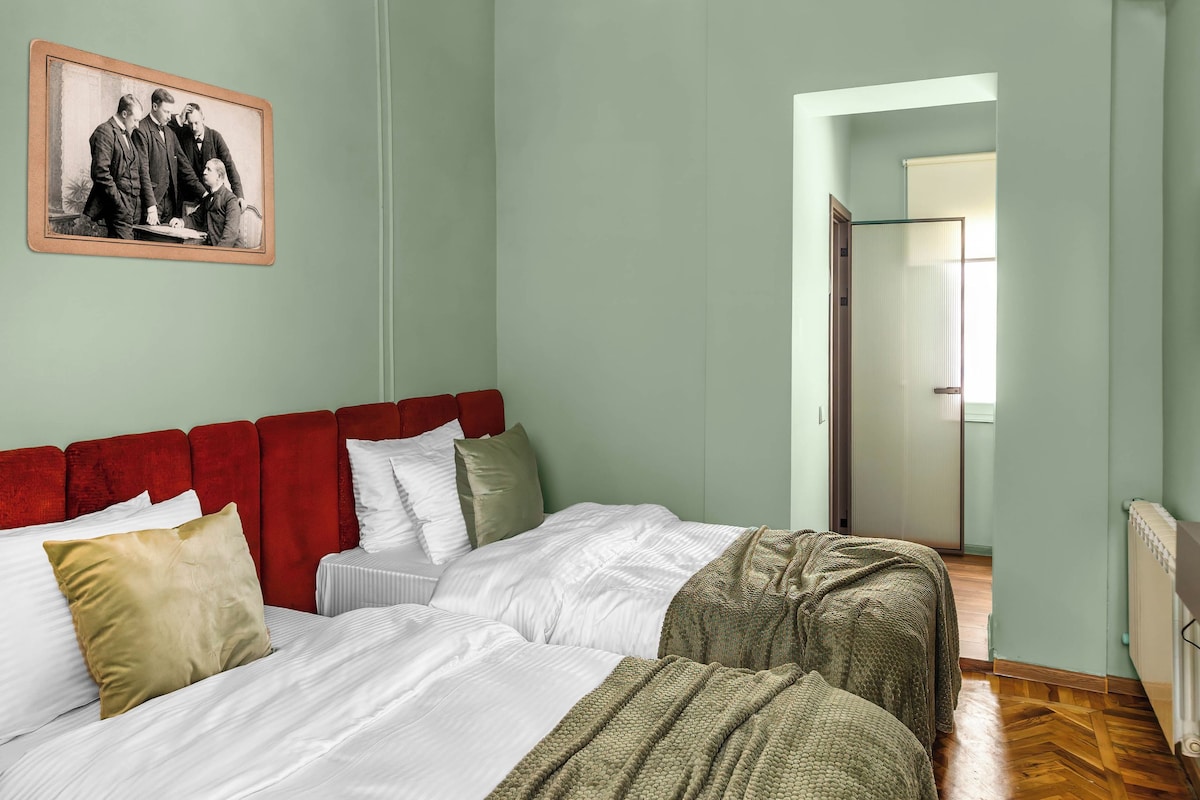 Ropa de cama de alta calidad y minibar 