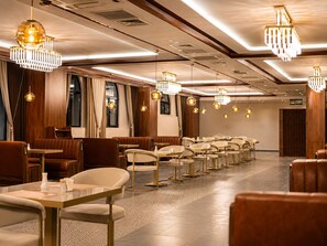 Café da manhã, almoço e jantar