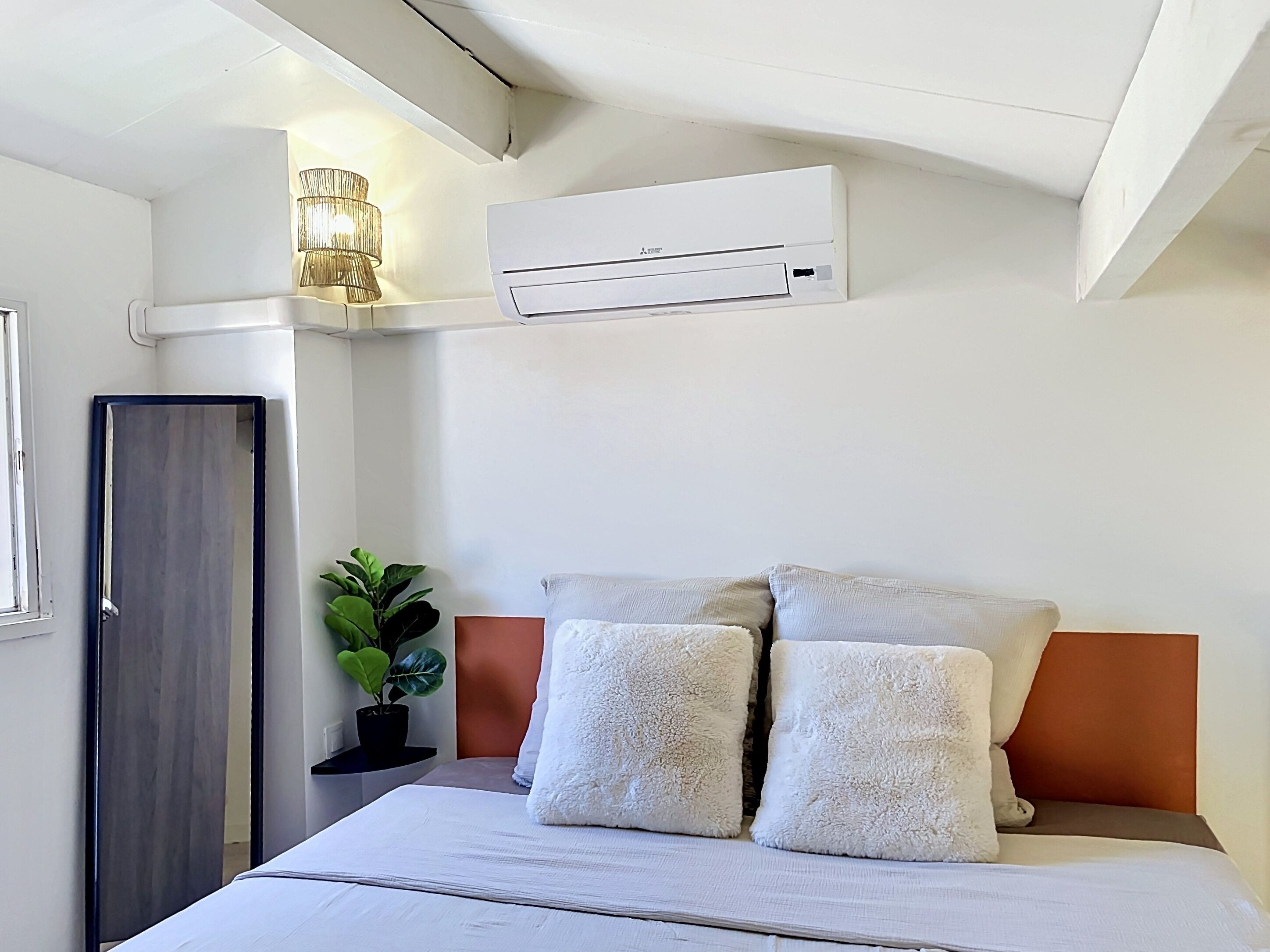 2 dormitorios, escritorio, tabla de planchar con plancha y wifi gratis