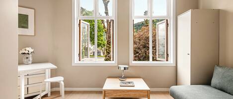 Studio, City View | Living area