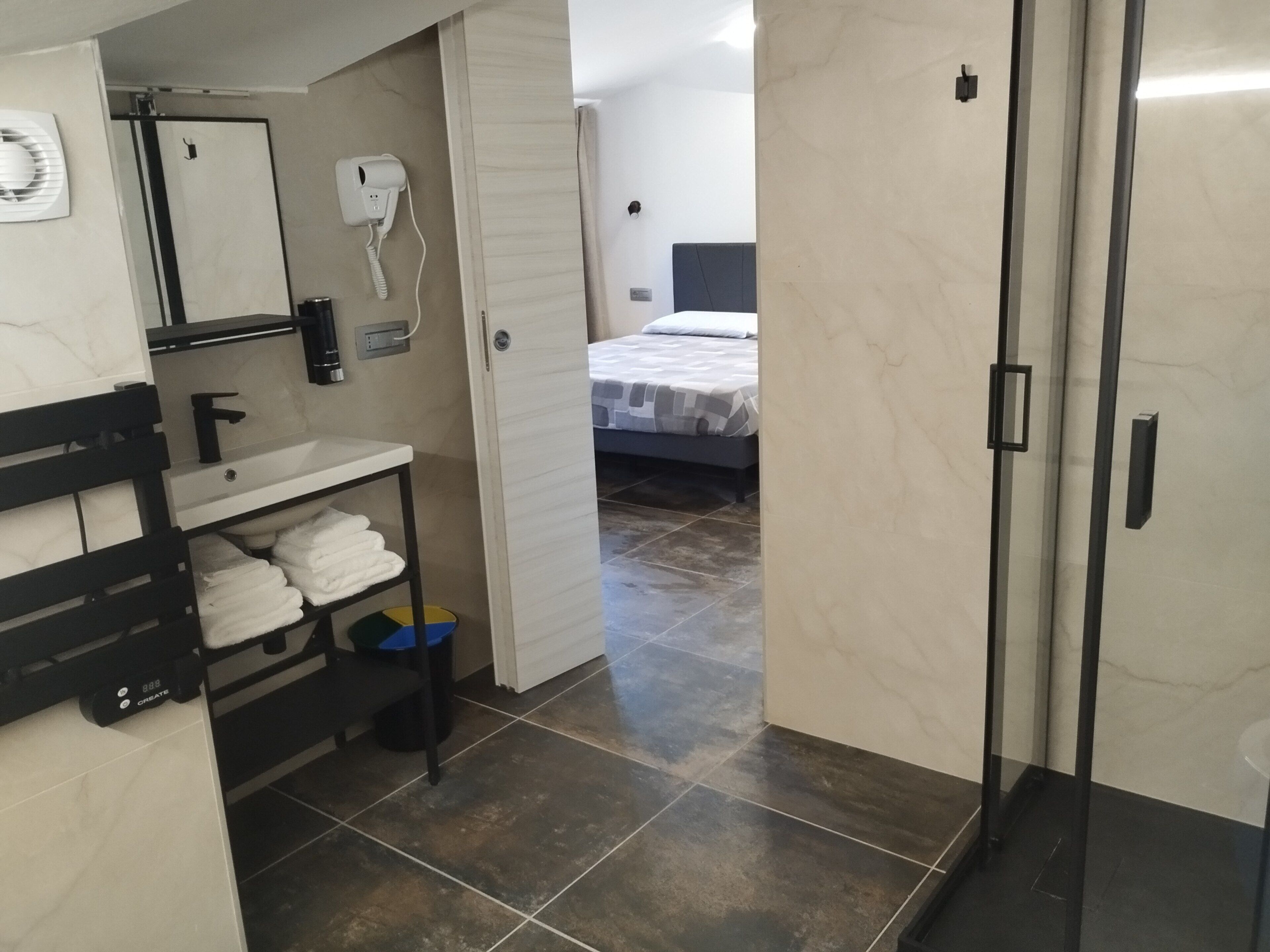 Chambre Triple Classique, vue mer | Salle de bain