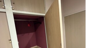 Interior - 3 minutes from Roppongi-itchome station! A house, 2 stories, private! Conveniently located near convenience stores [8 minutes from Roppongi Station on the Hibiya Line]. (Minatoku)