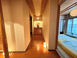 Room - Just a short walk 心斎橋 Glico Sign 1min 道頓堀30-second 黒門市場 難波駅 Dotonbori 松の阁 (Osaka)