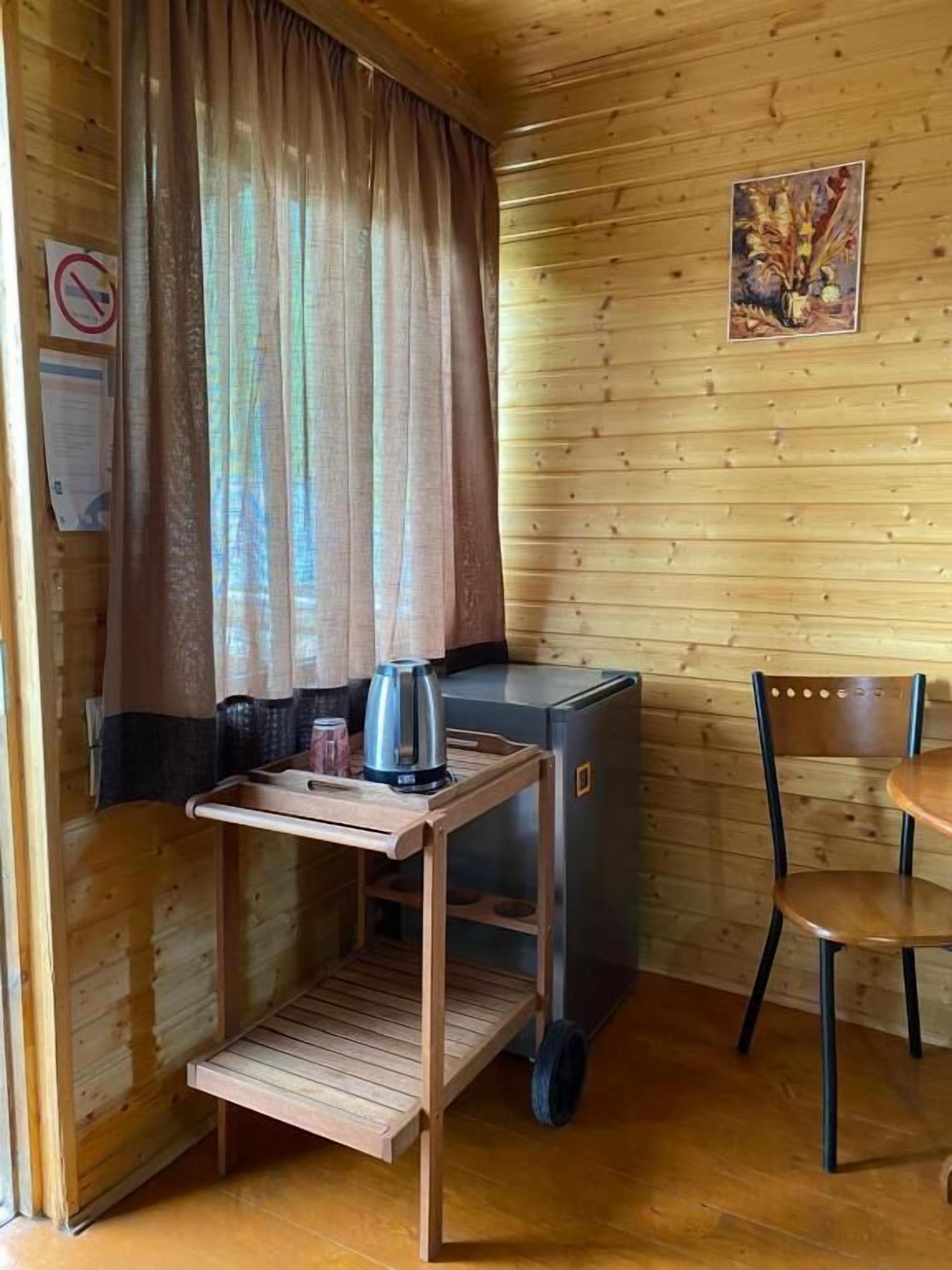 Basic Cabin, Balcony, Mountain View | Interior