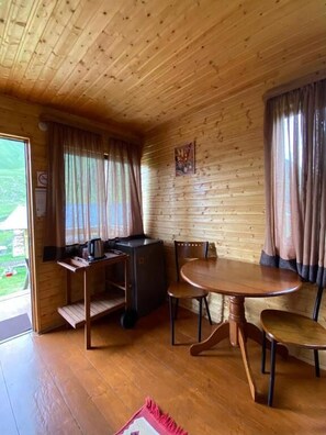 Dining - Ushguli cabins (Mestia)