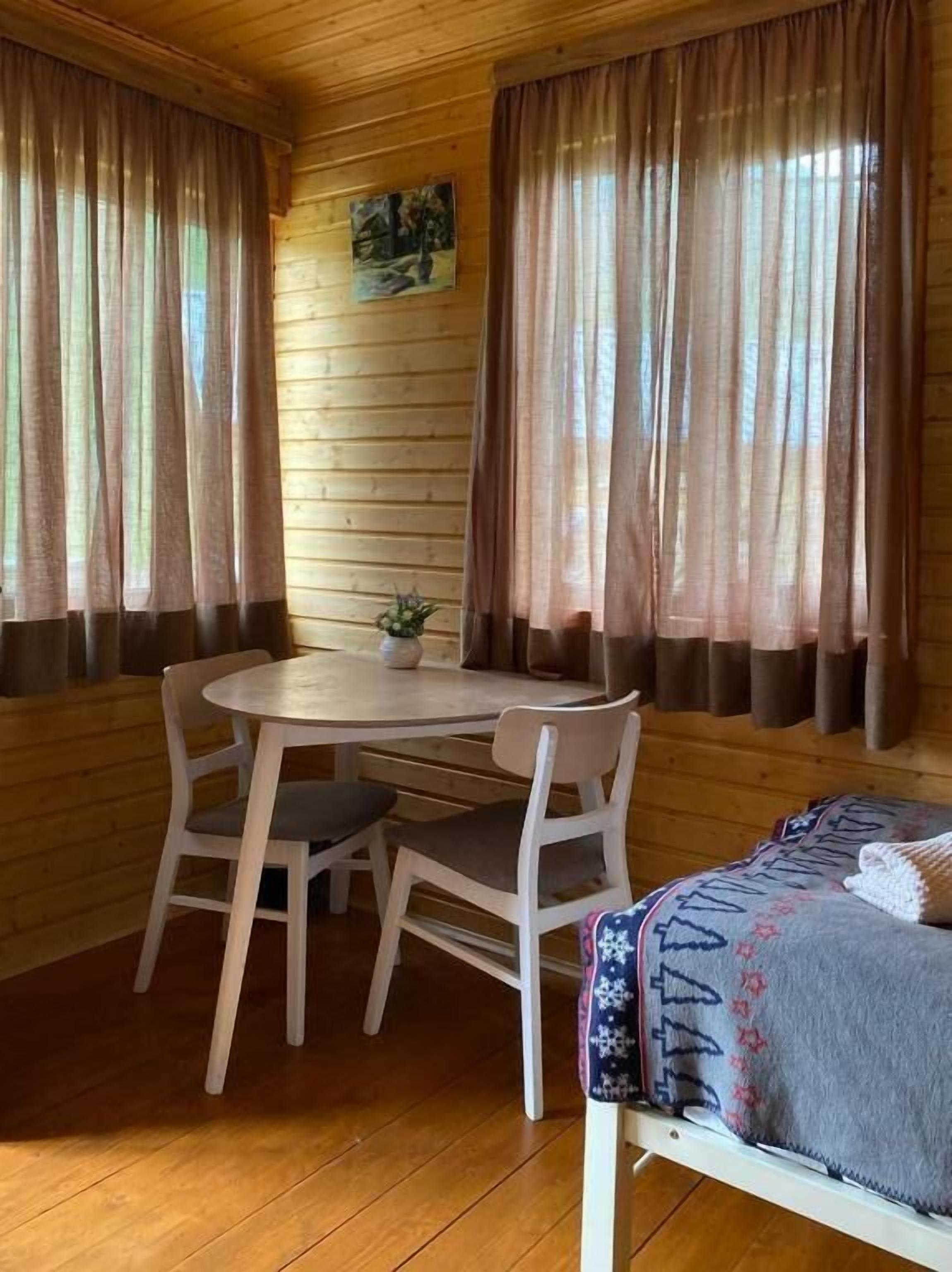 Basic Cabin, Balcony, Mountain View | Dining