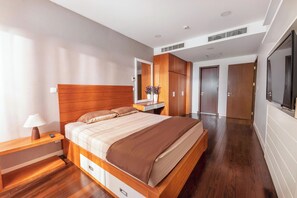 Ferros/tábuas de passar roupa, Wi-Fi, roupa de cama