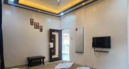 8 BHK VILLA Momentous Villa