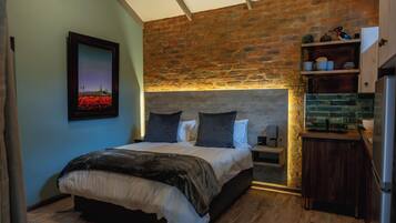 1 bedroom, iron/ironing board, internet, bed sheets
