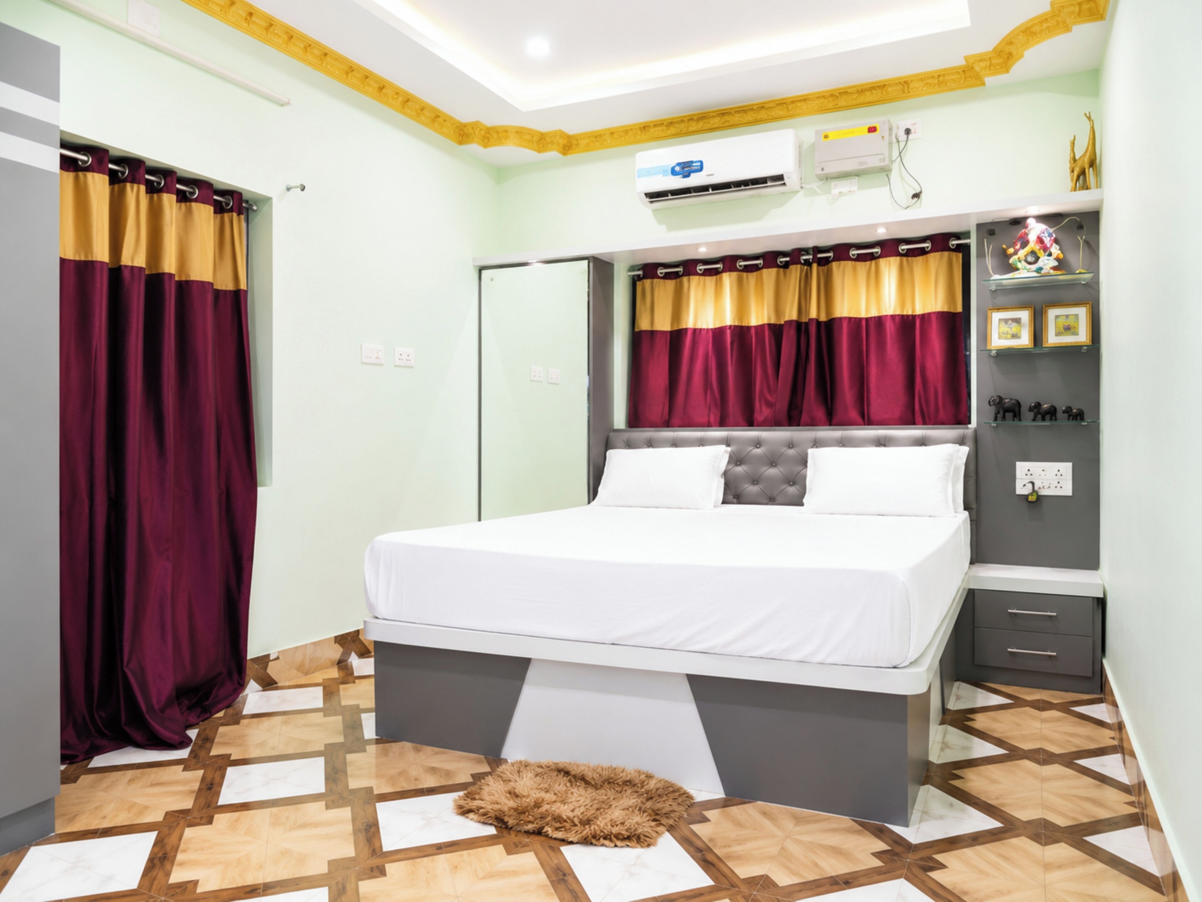 Deluxe Studio | Desk, soundproofing, free WiFi