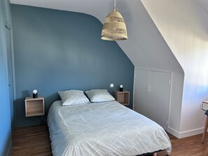 Fer et planche à repasser, Wi-Fi, draps fournis