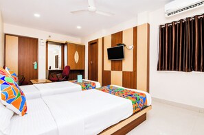 Deluxe Double Room, Air conditioning | Hypo-allergenic bedding, desk, soundproofing, free WiFi - Hotel The P Resort  (Bhubaneswar)