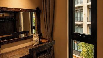 Habitación doble estándar, vista a la ciudad | Interior