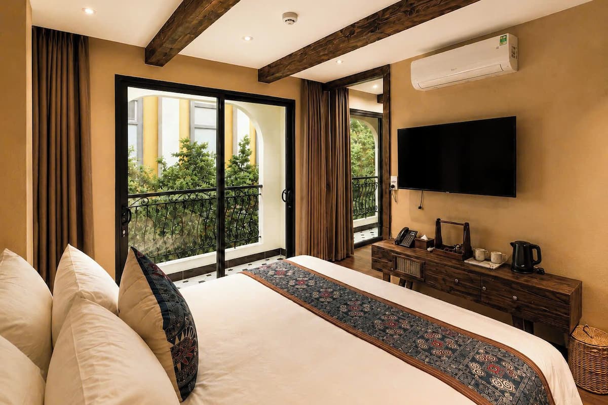 Luxury Suite, City View