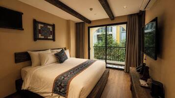 Luxury Suite, City View | Premium bedding, down comforters, minibar, desk