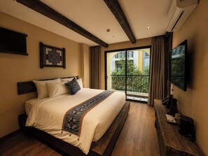 Luxury Suite, City View