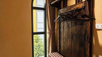 Standard Double Room, City View | Interior