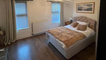 3 bedrooms, iron/ironing board, free WiFi
