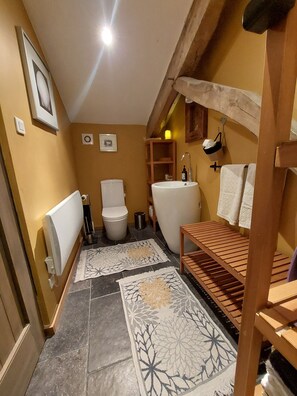 Hårtørrer, håndklæder, Sæbe, Toiletpapir