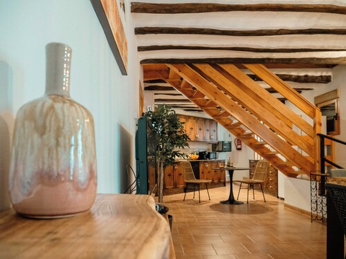 Charming cottage ideal for families and friends! Large patio and barbecue