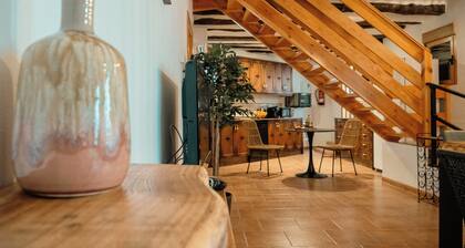 Charming cottage ideal for families and friends! Large patio and barbecue