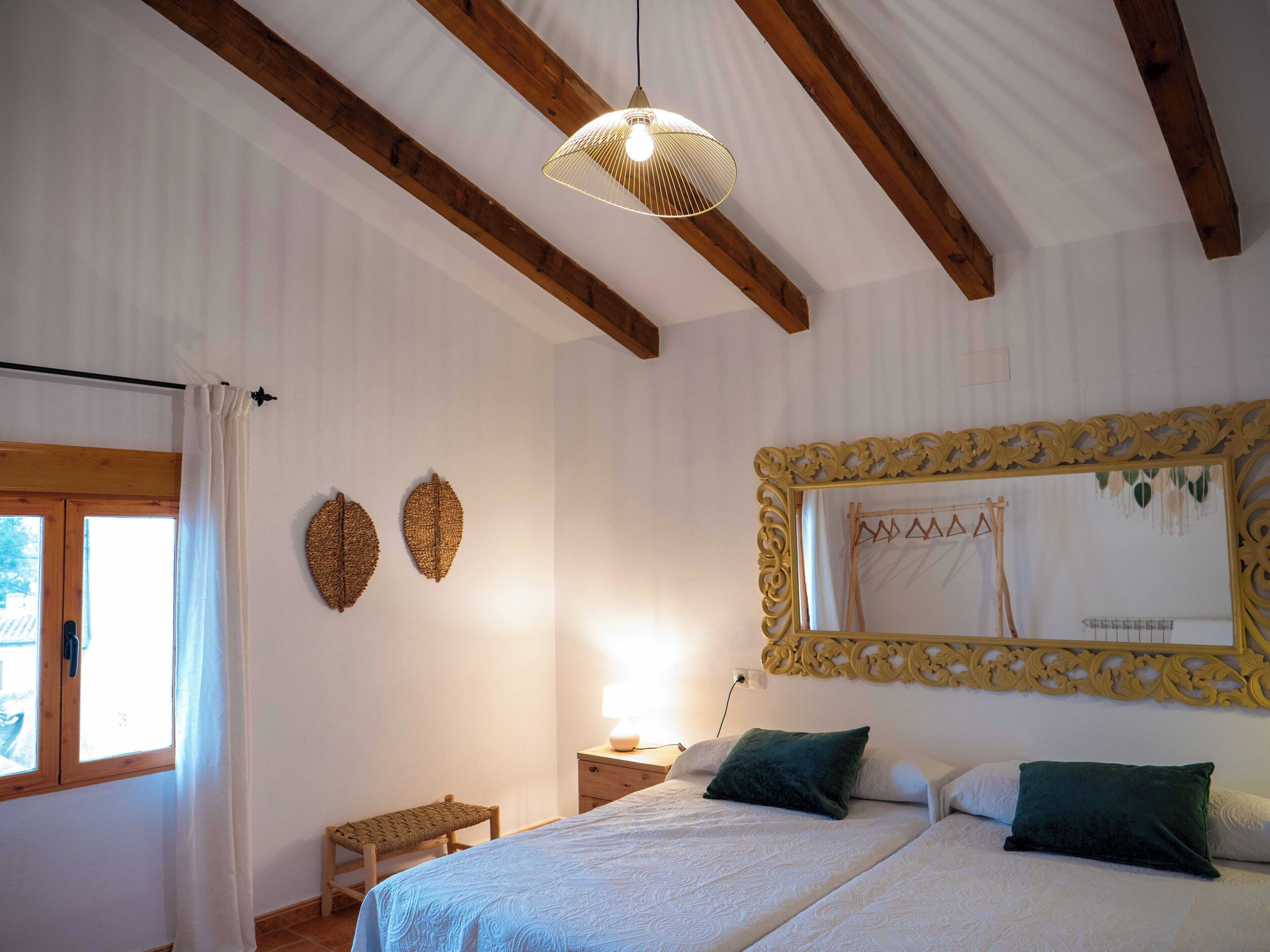 3 chambres, fer et planche à repasser, Wi-Fi, draps fournis