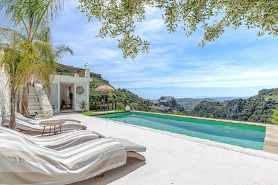 Stylish House in Nature - Calm & Bright Living