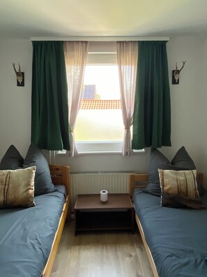 Iron/ironing board, WiFi, bed sheets - Vrbo Property (Villingen-Schwenningen)