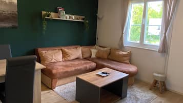Smart-TV, Bücher, Stereoanlage