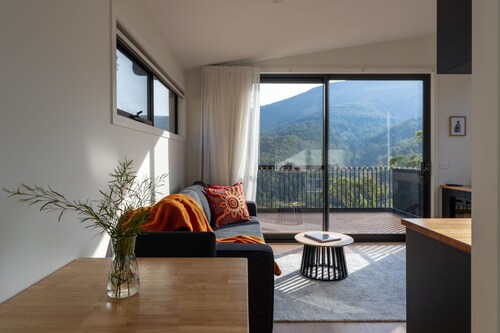 *NEW* BREATH Quiet Hideaways, Hobart, Tasmania - Ironbark