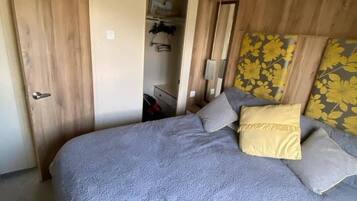 2 Schlafzimmer, Bügeleisen/Bügelbrett, kostenloses WLAN, Bettwäsche