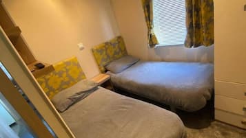 2 habitaciones, tabla de planchar con plancha y wifi gratis