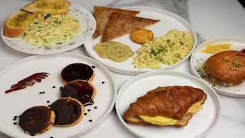 Free daily continental breakfast