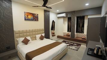 Deluxe Double Room | Free WiFi