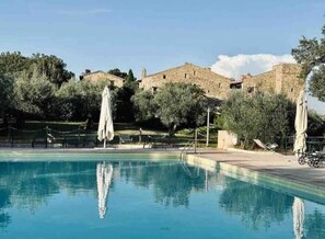 Pool - Vrbo Property (Umbria)
