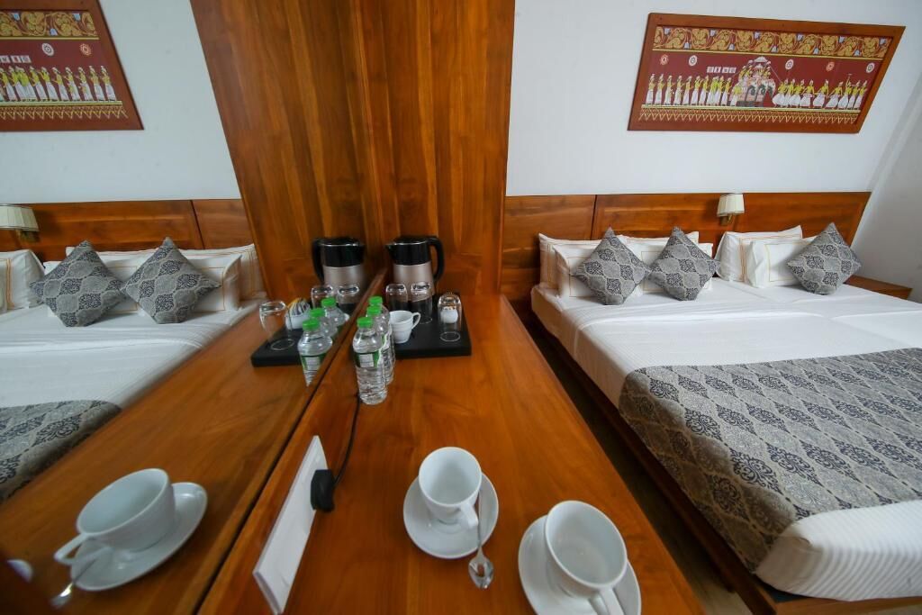 Quarto casal luxo, sacada, vista para a montanha | Espaço de trabalho para notebook, Wi-Fi de cortesia