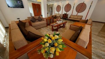 Phòng đôi Deluxe, ban công, quang cảnh núi | Khu phòng khách