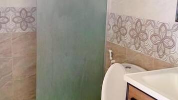 Superior Double or Twin Room, Balcony, Mountain View | Bathroom