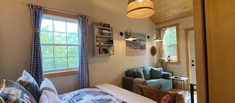 The Shakespeare Cottage By The Sea