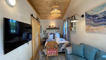 1 chambre, fer et planche à repasser, accès Internet, draps fournis