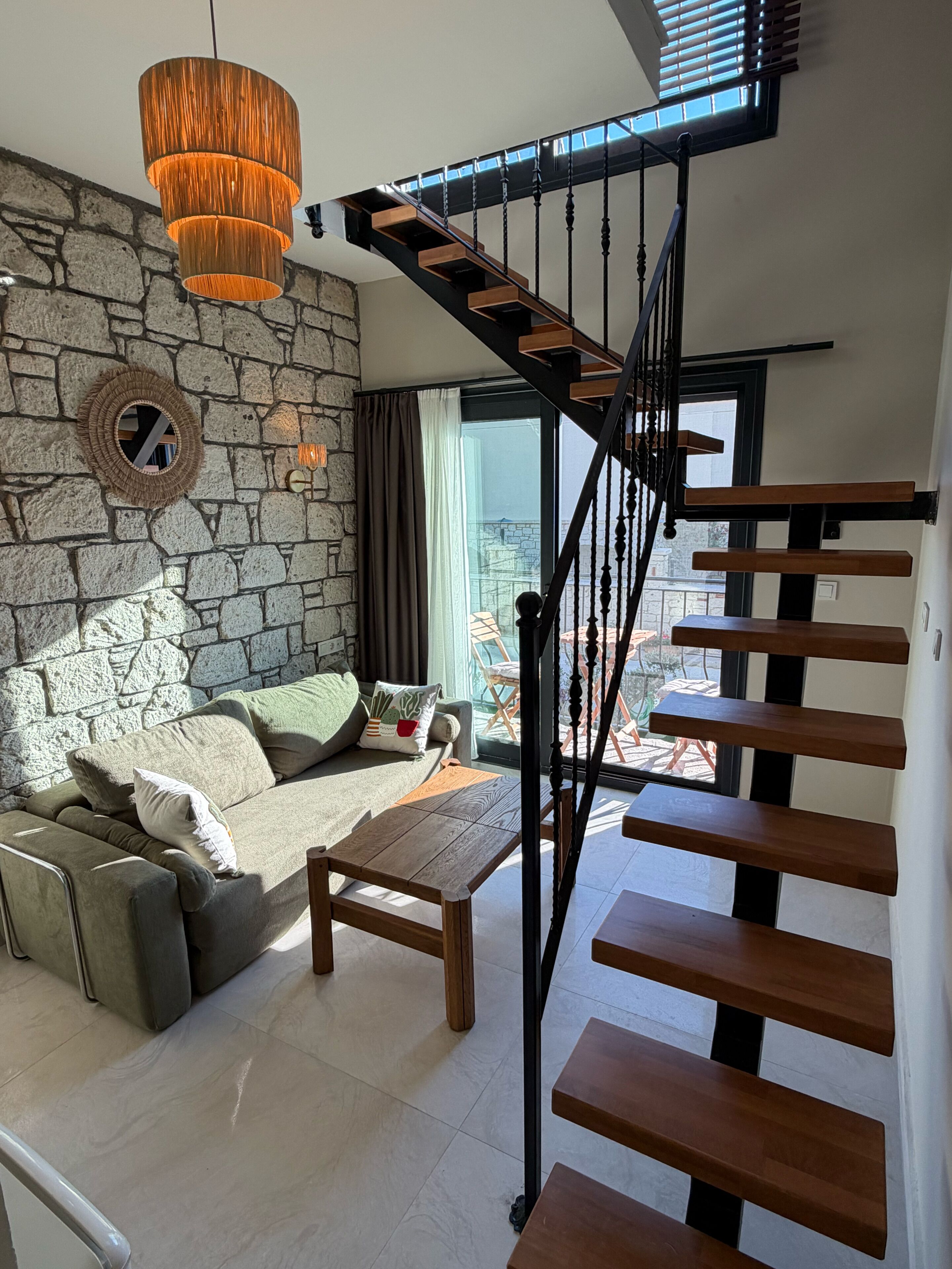 ห้องดีลักซ์สวีท, วิวเมือง | เครื่องนอนระดับพรีเมียม, มินิบาร์ฟรี, Wi-Fi ฟรี, ผ้าปูที่นอน