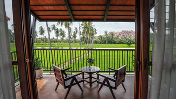 Luxury Double Room, Balcony, Mountain View | Interior