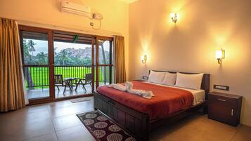 Luxury Double Room, Balcony, Mountain View | Desk, laptop workspace, free WiFi