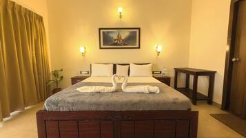 Deluxe Double Room, Balcony, Mountain View | Desk, laptop workspace, free WiFi