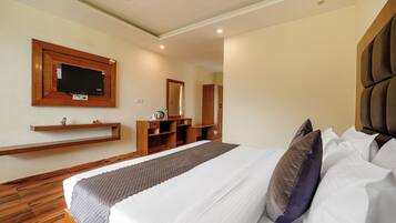 Desk, laptop workspace, free WiFi