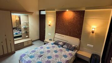 Desk, iron/ironing board, free WiFi
