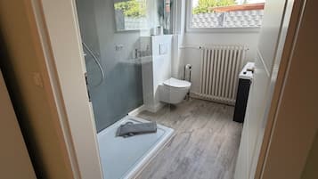 Handtücher, Seife, Toilettenpapier