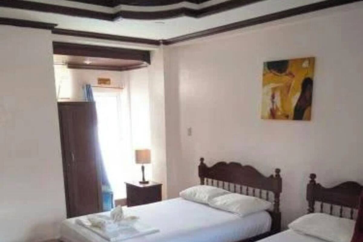 Habitación Confort con 1 cama matrimonial o 2 individuales | Escritorio, espacio para trabajar con laptop y wifi gratis 