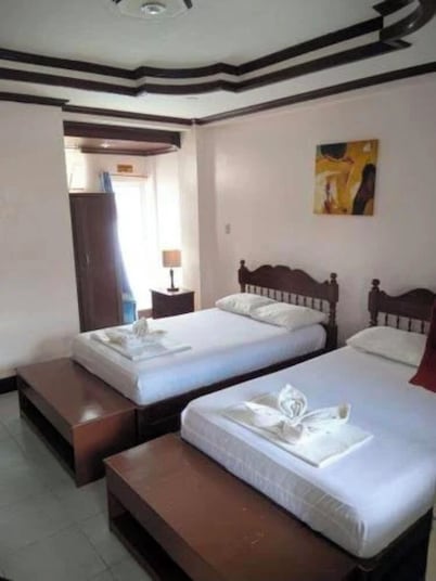 JMRN Pensione Inn